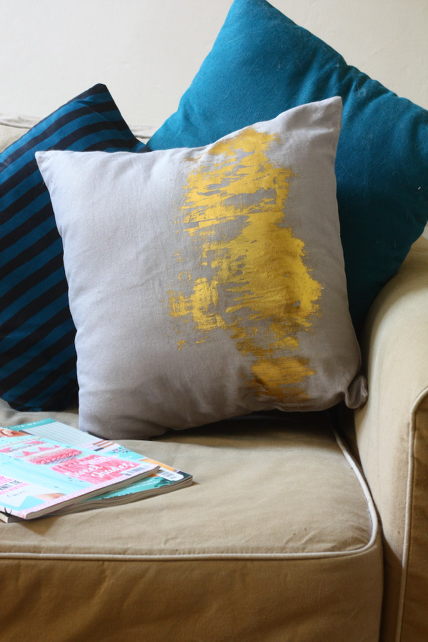 Gold Foil Cushion DIY Tutorial